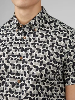 Ben Sherman Shirts^Linear Print Shirt - Black Black Option